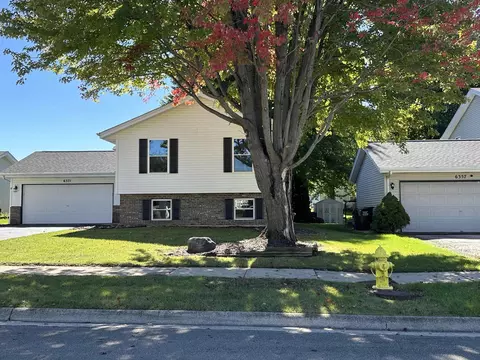 6371 Tramore Ln, Rockford, IL 61107