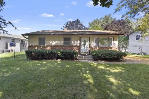 4310 Red Coat Rd, Rockford, IL 61109