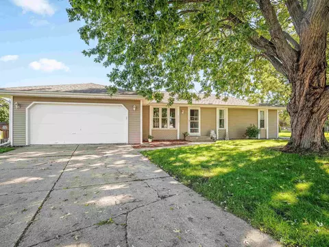 8523 Terrang Ct, Machesney Park, IL 61115