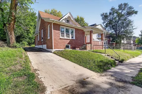 918 S 3rd St, Rockford, IL 61104