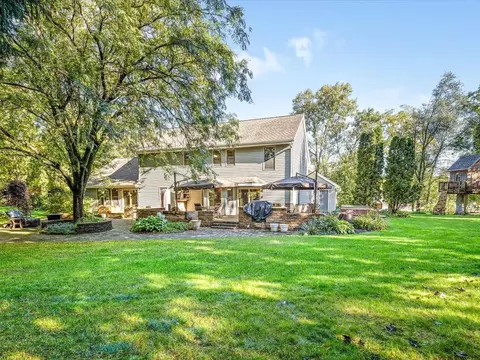 Exterior - 7511 Grace Dr, Roscoe, IL 61073 photo 19 of 28