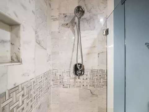Bath - 7511 Grace Dr, Roscoe, IL 61073 photo 5 of 7