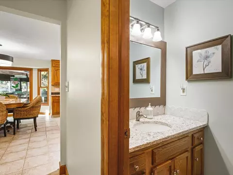 Bath - 7511 Grace Dr, Roscoe, IL 61073 photo 1 of 7