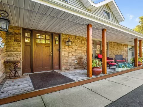 Exterior - 7511 Grace Dr, Roscoe, IL 61073 photo 10 of 28