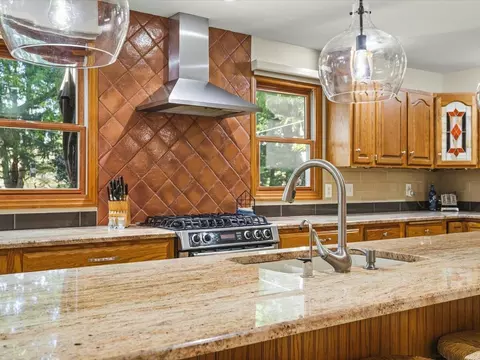 Kitchen - 7511 Grace Dr, Roscoe, IL 61073 photo 4 of 6