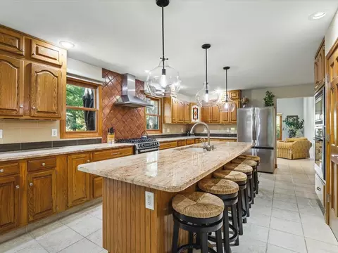 Kitchen - 7511 Grace Dr, Roscoe, IL 61073 photo 5 of 6