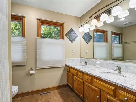 Bath - 7511 Grace Dr, Roscoe, IL 61073 photo 6 of 7