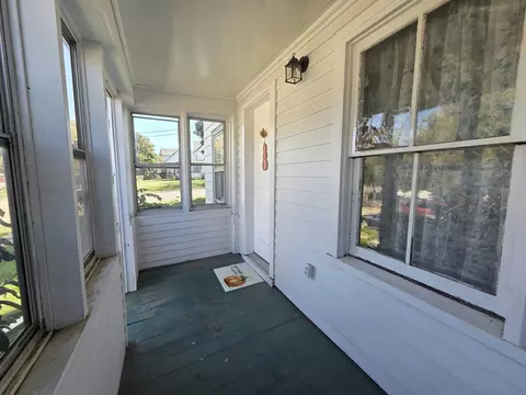 Exterior - 306 W 5th St, Pecatonica, IL 61063 photo 2 of 4