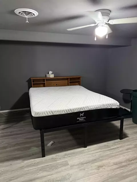 Bedroom - 1404 Winter Dr, Freeport, IL 61032 photo 4 of 4