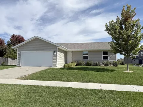 885 Scotts Army Trl, Belvidere, IL 61008