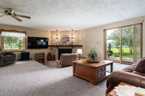 Living - 5591 Reimer Dr, Roscoe, IL 61073 photo 6 of 9