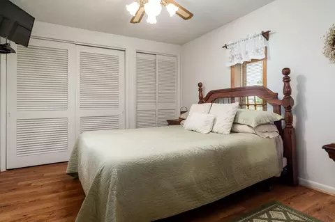 Bedroom - 5591 Reimer Dr, Roscoe, IL 61073 photo 1 of 5