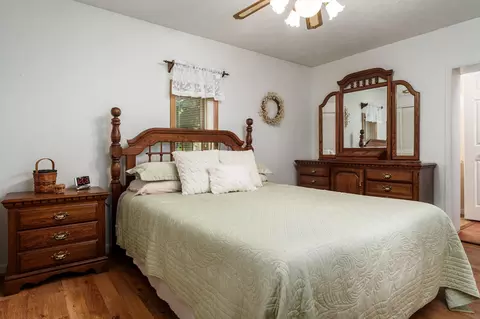 Bedroom - 5591 Reimer Dr, Roscoe, IL 61073 photo 3 of 5