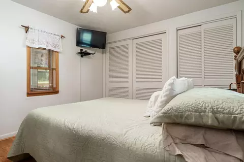 Bedroom - 5591 Reimer Dr, Roscoe, IL 61073 photo 2 of 5