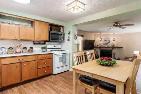 Kitchen - 5591 Reimer Dr, Roscoe, IL 61073 photo 2 of 2