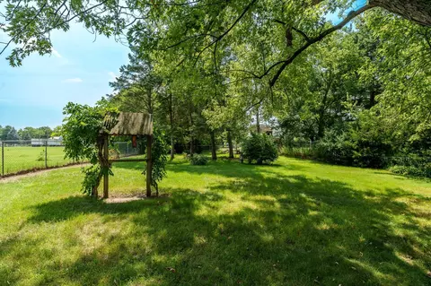 Exterior - 5591 Reimer Dr, Roscoe, IL 61073 photo 7 of 8