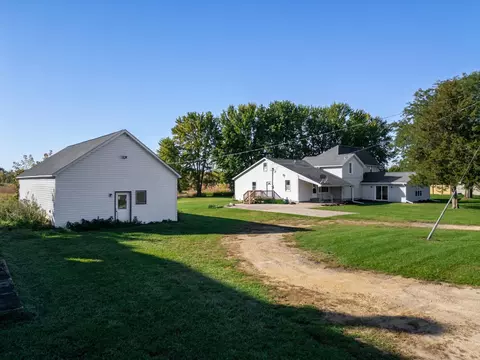 Exterior - 16108 Anderson Rd, Pecatonica, IL 61063 photo 2 of 6