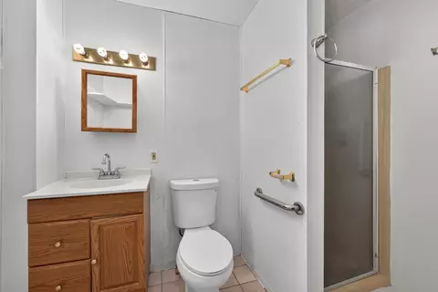 Bath - 16108 Anderson Rd, Pecatonica, IL 61063 photo 1 of 3