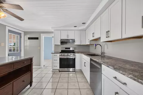 Kitchen - 16108 Anderson Rd, Pecatonica, IL 61063 photo 2 of 3