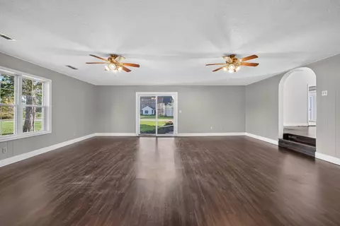 Living - 16108 Anderson Rd, Pecatonica, IL 61063 photo 3 of 7