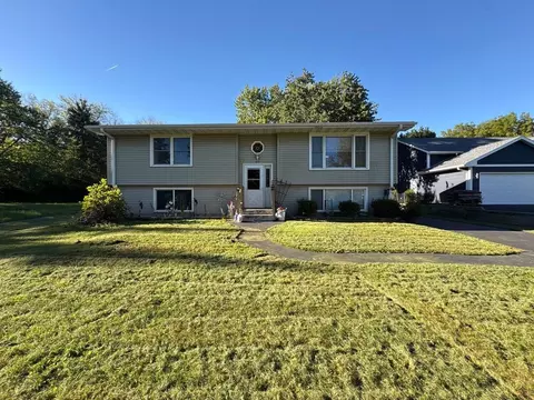 115 SE Brandywine Dr, Poplar Grove, IL 61065