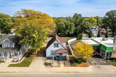 2710 11th St, Rockford, IL 61109
