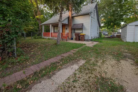 1416 Woodruff Ave, Rockford, IL 61104