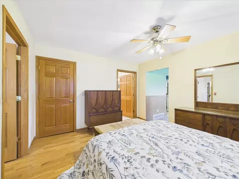 Bedroom - 406 N Oak Ln, Dixon, IL 61021 photo 5 of 6