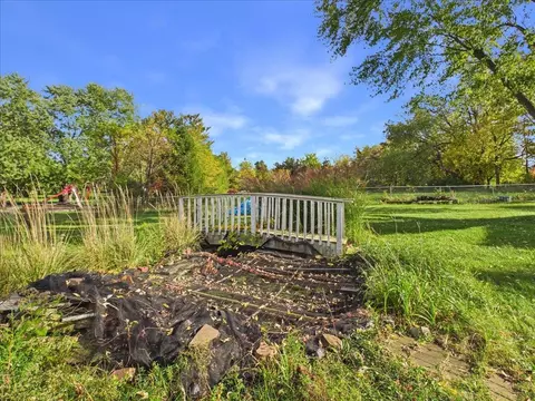 Exterior - 406 N Oak Ln, Dixon, IL 61021 photo 16 of 19