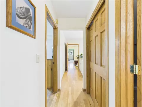 Entry Way - 406 N Oak Ln, Dixon, IL 61021 photo 1 of 3