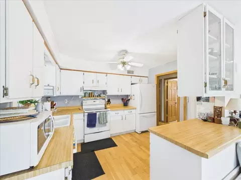Kitchen - 406 N Oak Ln, Dixon, IL 61021 photo 1 of 4