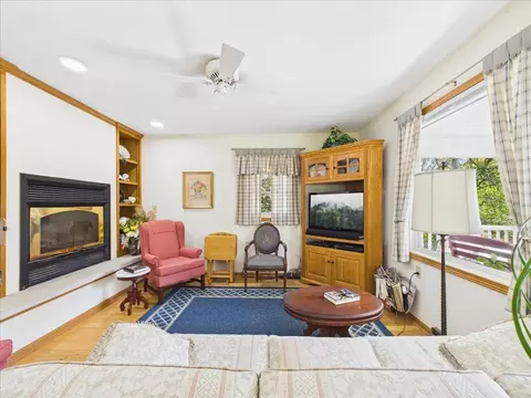 Living - 406 N Oak Ln, Dixon, IL 61021 photo 1 of 3