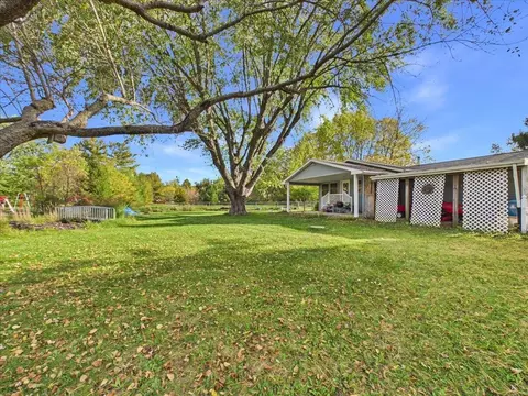 Exterior - 406 N Oak Ln, Dixon, IL 61021 photo 14 of 19