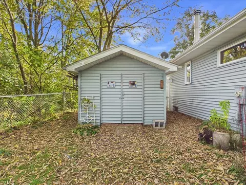 Exterior - 406 N Oak Ln, Dixon, IL 61021 photo 19 of 19