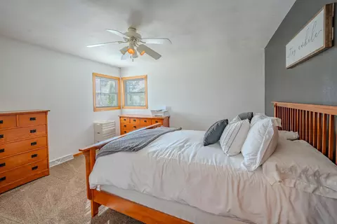 Bedroom - 1733 Lake Summerset Rd, Lake Summerset, IL 61019 photo 3 of 6