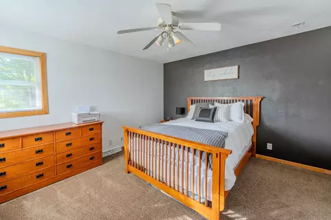 Bedroom - 1733 Lake Summerset Rd, Lake Summerset, IL 61019 photo 4 of 6