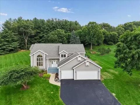 539 Creekview Ln, Rockford, IL 61114