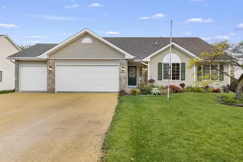 2351 Kristi Ln, Rockford, IL 61102