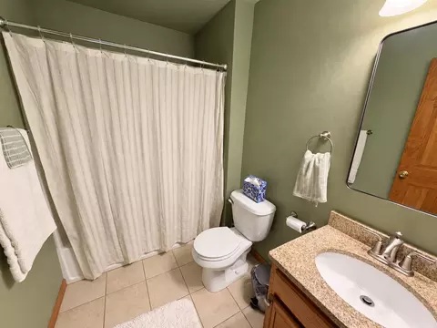 Bath - 10164 Monarch Rd, Roscoe, IL 61073 photo 2 of 2