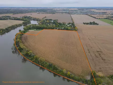 000 Rivers Bend Rd, Roscoe, IL 61073 photo 2