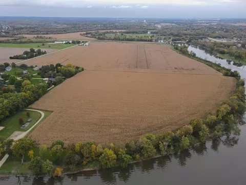 000 Rivers Bend Rd, Roscoe, IL 61073 photo 6