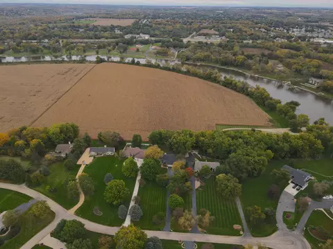 000 Rivers Bend Rd, Roscoe, IL 61073 photo 14