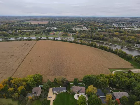 000 Rivers Bend Rd, Roscoe, IL 61073 photo 13