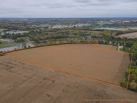 000 Rivers Bend Rd, Roscoe, IL 61073 photo 3