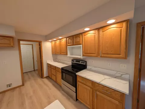 Kitchen - 481 Marstonmoor Rd, Lake Summerset, IL 61019 photo 3 of 3