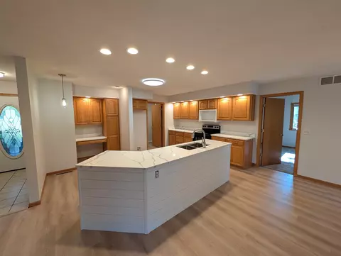 Kitchen - 481 Marstonmoor Rd, Lake Summerset, IL 61019 photo 1 of 3