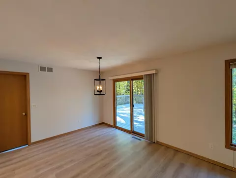 Living - 481 Marstonmoor Rd, Lake Summerset, IL 61019 photo 3 of 3