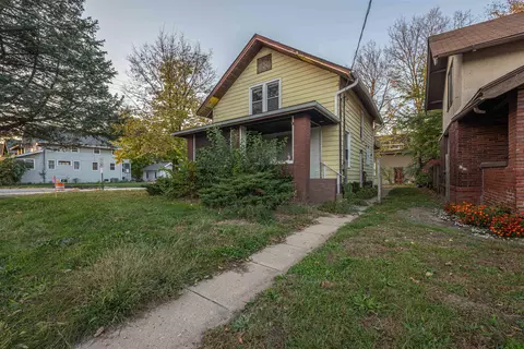 1425 Auburn St, Rockford, IL 61103