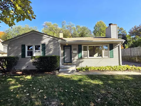 1820 Eastmoreland Ave, Rockford, IL 61108