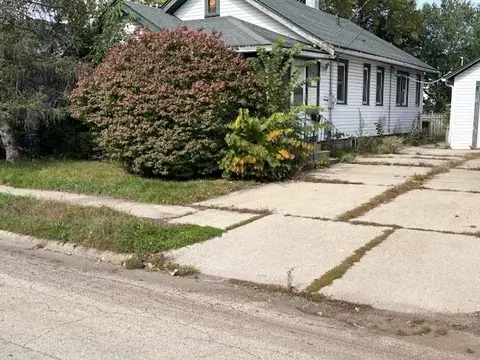 1913 Vernon St, Rockford, IL 61103